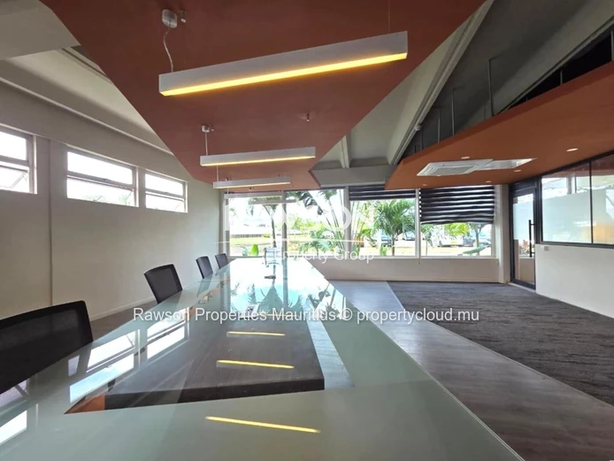 64.5 M² Office | Reception | Parking | Meeting Room | Security | Solitude