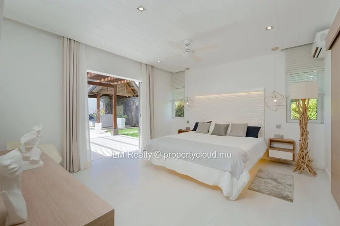 Villa Meublée avec Piscine à Vendre à Grand Baie, Île Maurice