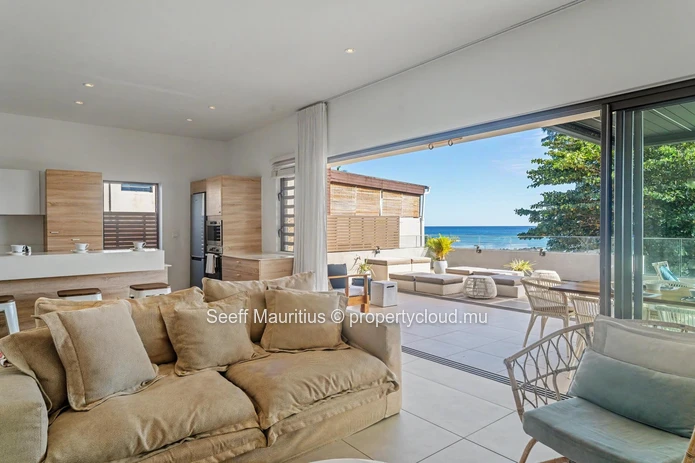 Breathtaking Panoramic Coastal Living
