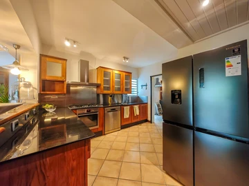5 Bedroom Villa