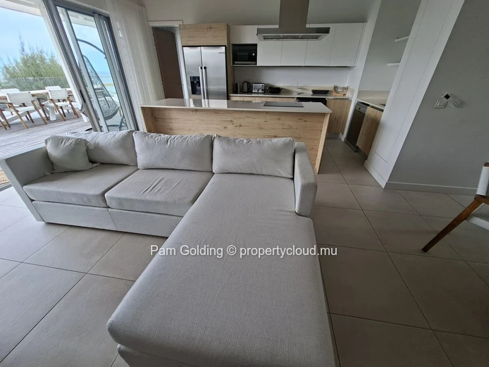 Grand Gaube – Penthouse à louer – Pam Golding Mauritius