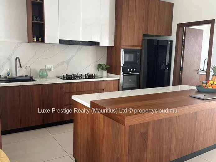 Luxury Newly Built 3-Bedroom Villa with Private Pool, Kiosk & Double Garage in Grand Baie | Premium Family Living (Ne...