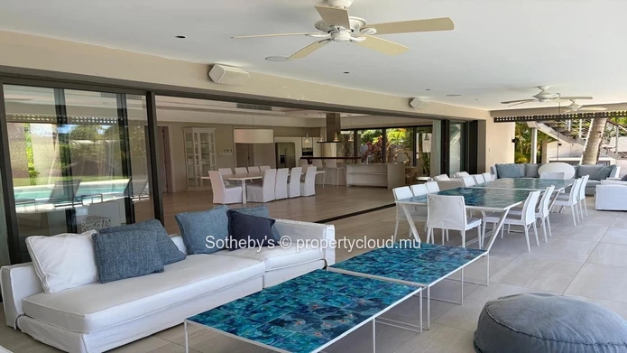 Villa White Light
