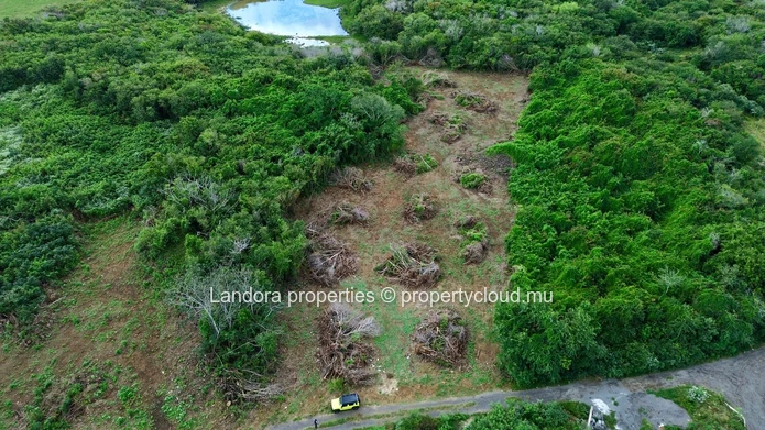 Land for Sale in Pereybere – 25 Perches – Rs 10.5 Million