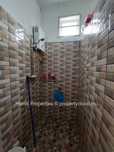Appartement meublé au premier étage à louer à Vale