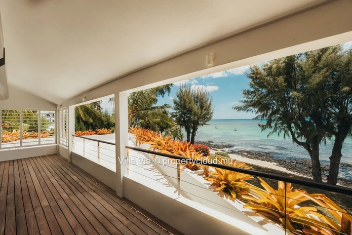 Péreybère - Villa idyllique de 3 chambres en-suite pieds dans l'eau