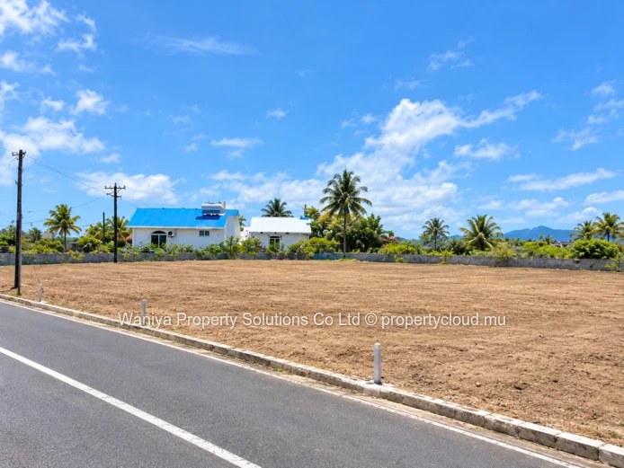 Prime Land For Sale / 48 Perches / Chemin Vieux Moulin Pereybere