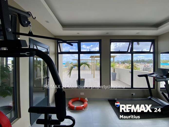 New Ground Floor Apartment Short Walk from the Beach