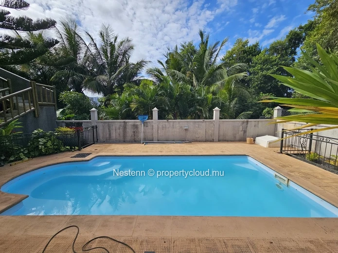 3 bedrooms apartment well located 