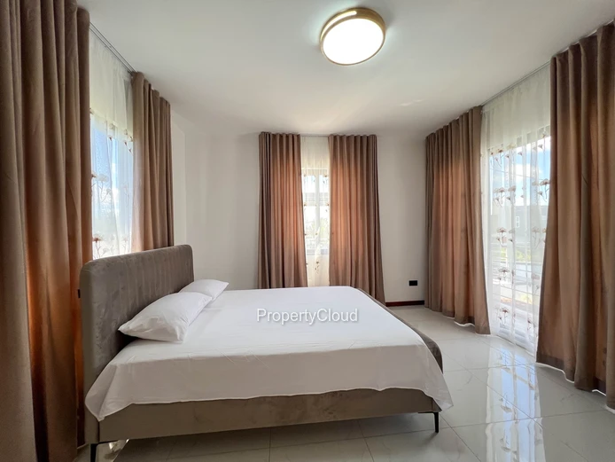 For Rent | Modern 3-Bedroom Villa With Pool | Grand Bay