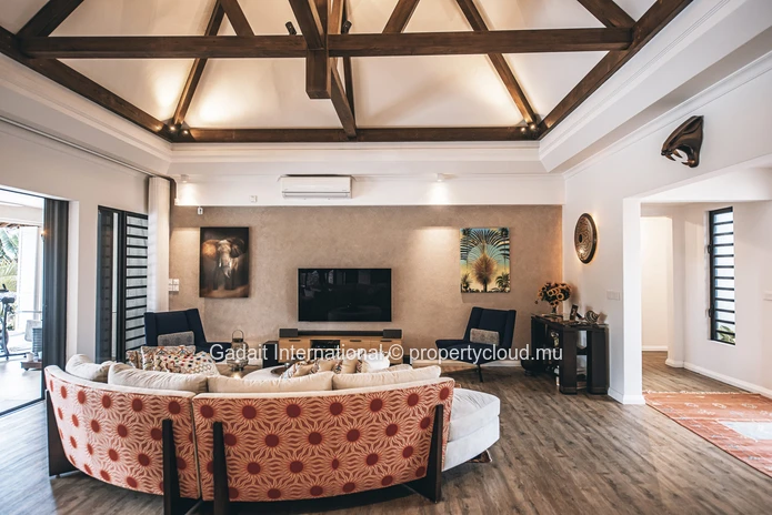 Villa à vendre à Tamarina Golf Estate – 4 chambres, vue golf à Tamarin, Île Maurice