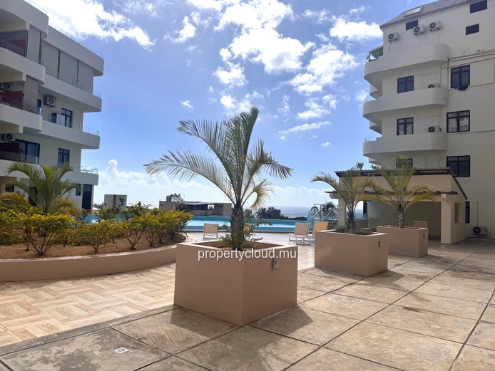 Flic en Flac – For rent, beautiful 1 bedroom apartment located in a luxury residence with swimming pool, gym and cove...