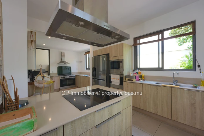 Villa PDS de 331 m² avec piscine privée à vendre à Mont Mascal