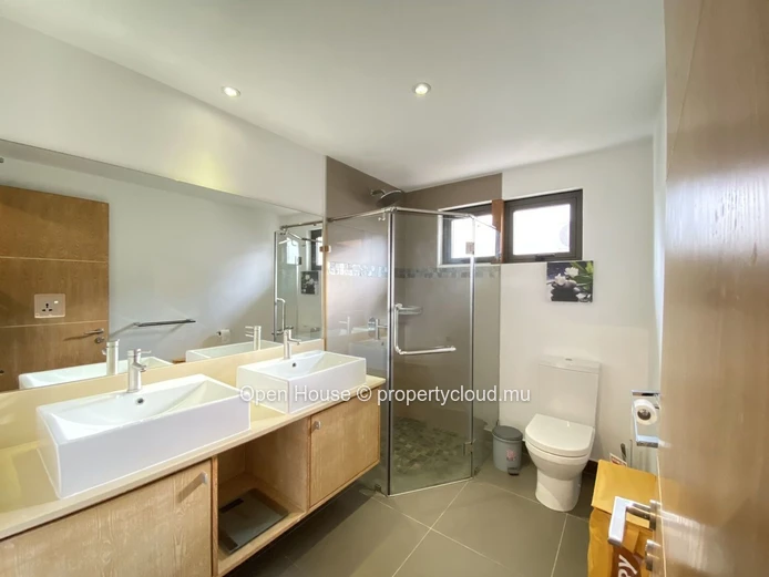 For Rent - Furnished 4-bedroom villa + independent studio - private pool - sought-after complex - ideally located - G...