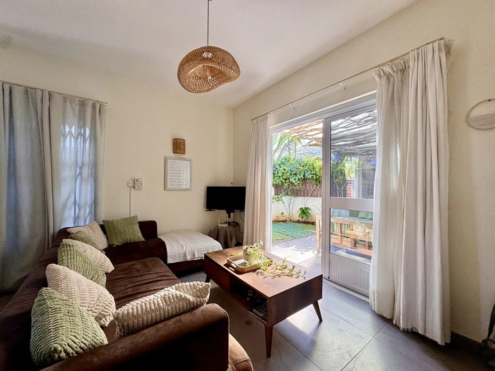 Charming 2 beds apartment close to all amenities