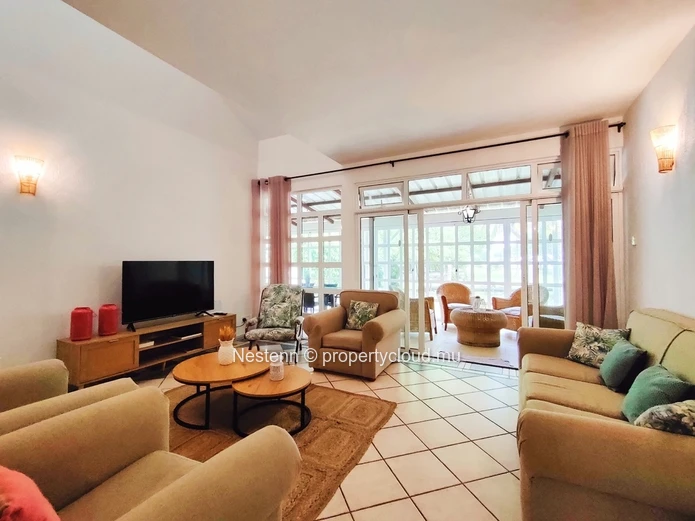 4-bedroom townhouse on beachfront 