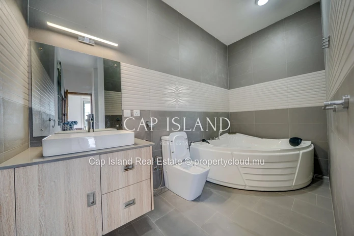 For rent – Family villa in Calodyne