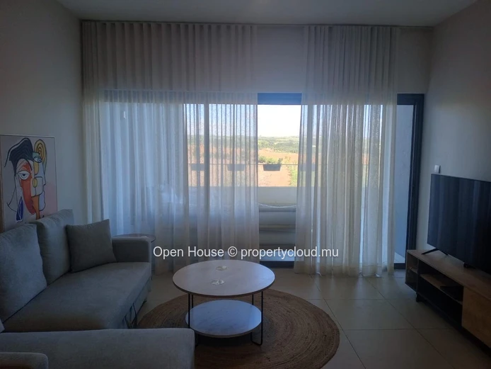 Apartment located 800 meters from the Tribeca shopping center, featuring 2 bedrooms, 1 bathroom, air conditioning, sp...