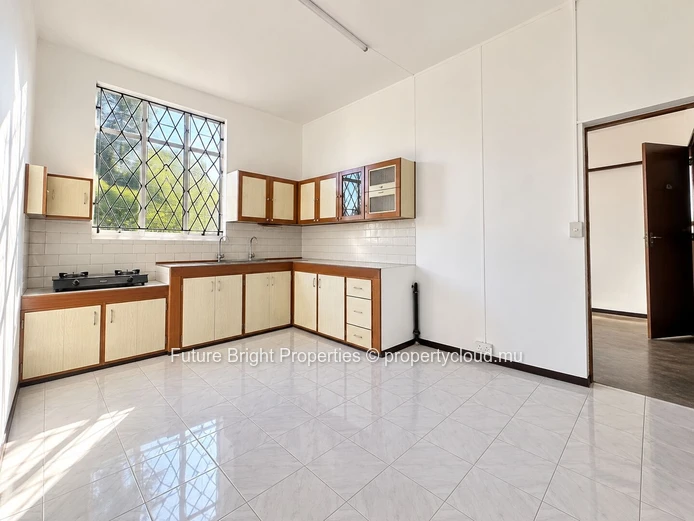 Maison meublée de 4 chambres en rez-de-chaussée à louer à Beau Bassin