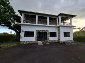 340m² commercial building Ideally situated 
