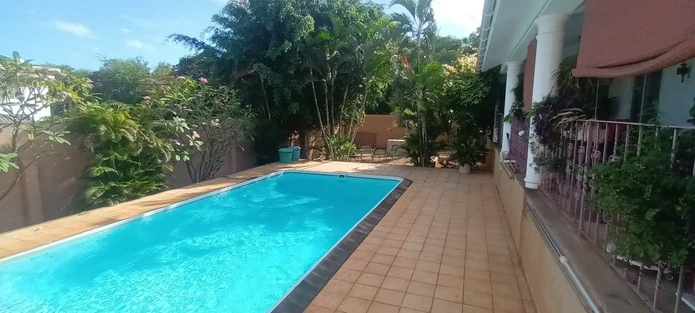 Albion Morc de Chazal Maison de 5 càc 3 sdb bureau Garage Parking sur 265 toises terrain clos. Piscine. (Mandat exclusif)