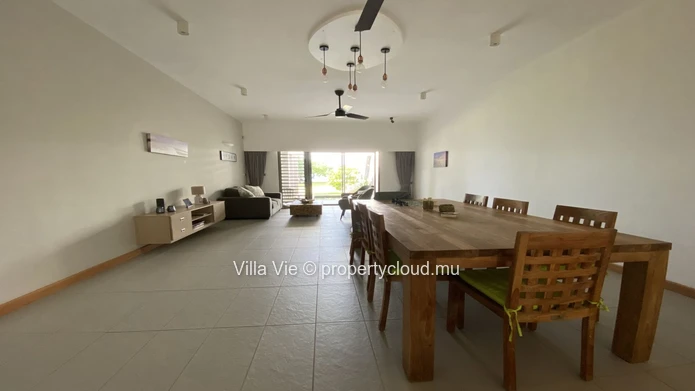 Poste Lafayette - Beachfront modern 3-bedroom ensuite duplex with swimming pool