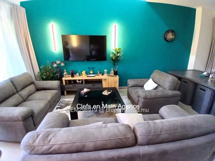 Duplex de Luxe Meublé à Louer – Azuri Village, Roches Noires