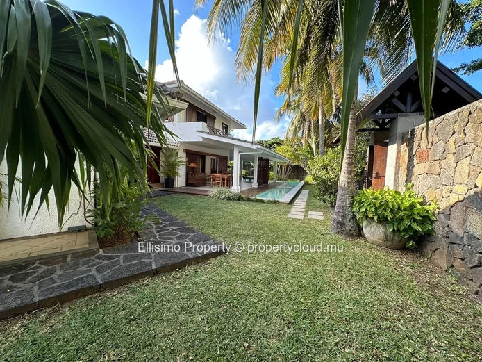 Villa 4 chambres à louer à Pointe aux Canonniers – 3 000 € / mois