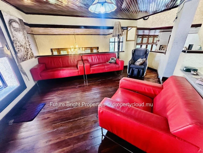 Spacieuse Maison Familiale De Style Rustique Avec Piscine À Louer – Rose Hill