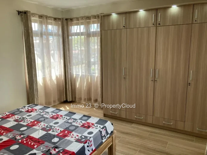 Maison / Villa - 5 chambres - Eb00e8ne - Ref. MA45488LO
