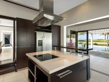 5 Bedroom Villa