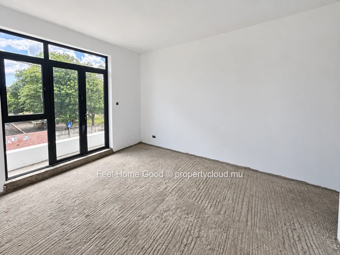 Commercial and Residential Building for Sale in Quatre Bornes – Approx. 400 m²