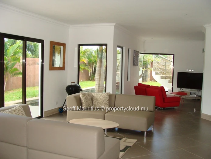 Villa d'Exception avec Roof-Top à Pointe aux Piments
