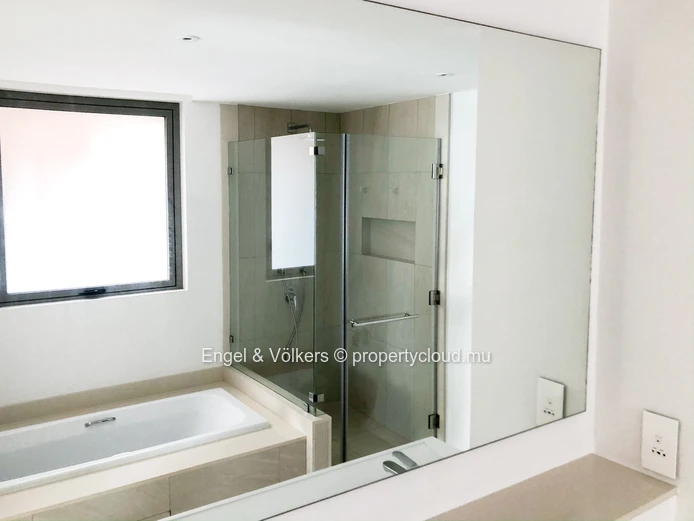 Fully Furnished 3-Bedroom Apartment with direct beach access