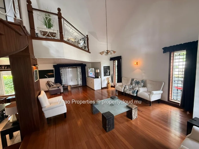 Opportunité rare à 'Vieux Quatre Bornes' 2 Luxueuses Villas sur un terrain de 1396m2 toises à Quatre Bornes - Seuleme...