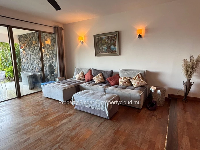 Charmant Appartement au Rez-de-Chaussée avec Vue sur le Lagon et le Morne à Rivière Noire