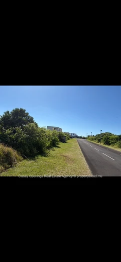 492m² Corner Residential Plot in Highlands — Near Schools & Shops