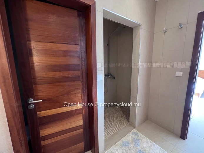 Villa d'architecte 4 chambres avec piscine à vendre à Péreybère