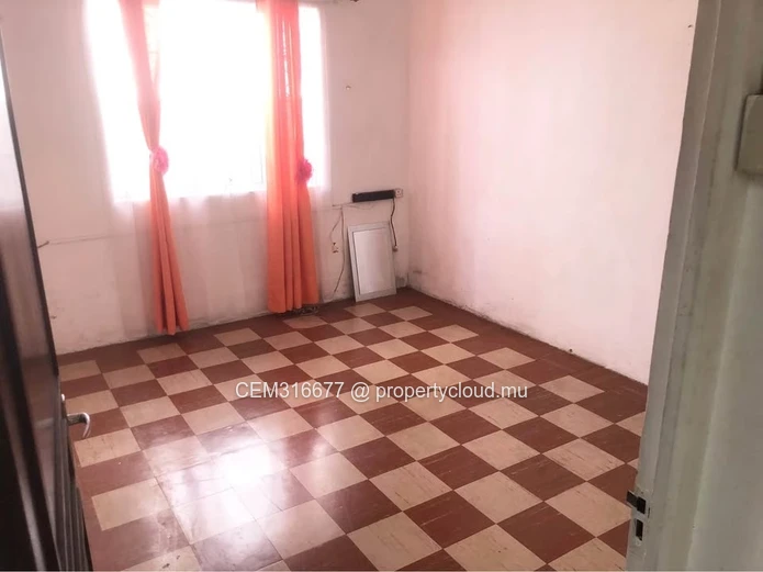 4 Bedrooms House with 2-Bedroom Studio for Sale – Quatre-Bornes 