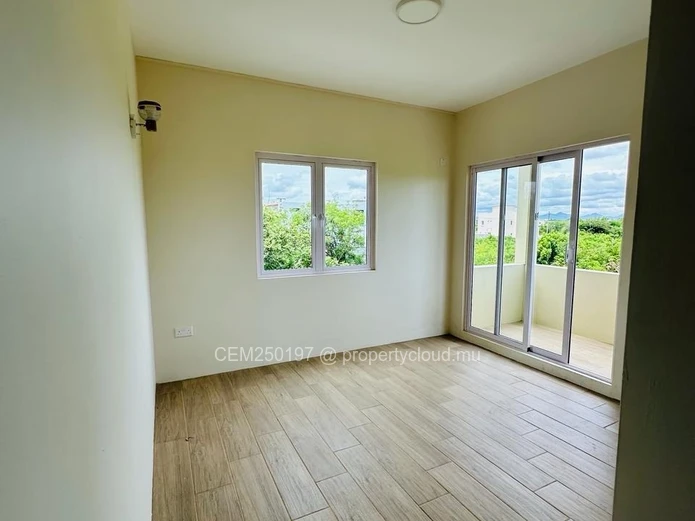 Villa neuve avec piscine à vendre à Pereybère