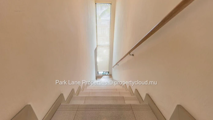 Duplex élégant avec accès direct à la Marina