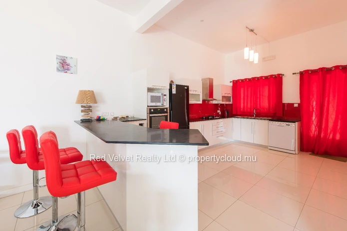 Luxury Beachfront Apartment for Rent in Flic en Flac | Ocean Views
