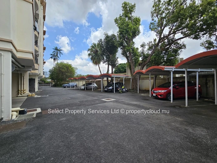 Appartement de 3 chmabres à Vendre au Vieux Quatre Bornes