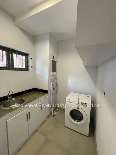 Maison de ville moderne de 3 chambres à louer à Trianon | Résidence sécurisée