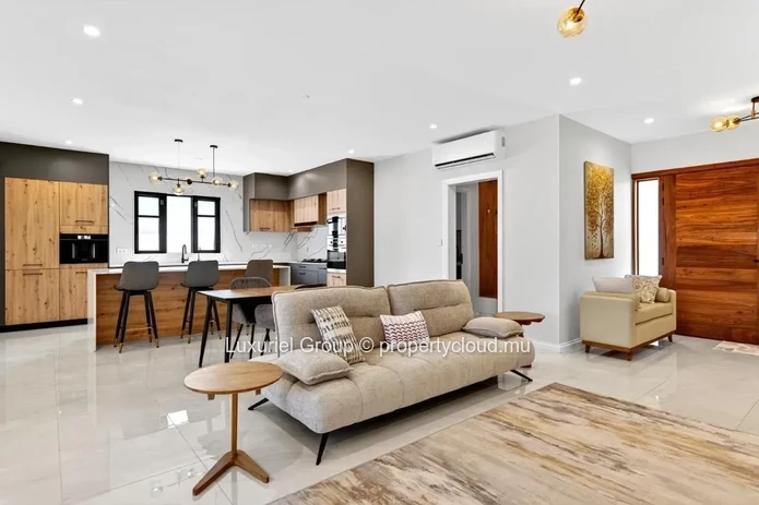 Villa De Prestige À Vendre – Péreybère