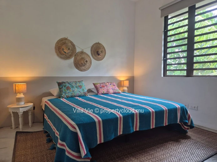 Belle Mare - 4-bedroom duplex with sea access (Sole Mandate)