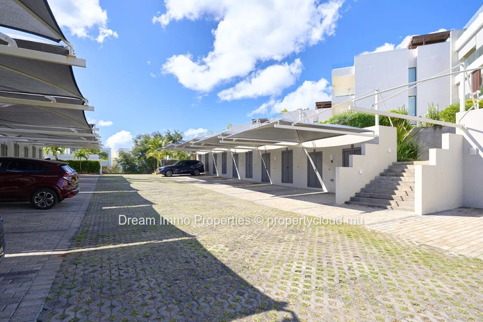 Appartement Neuf Avec Toit Terrasse Prive Vue Mer A Pointe  Aux Canonniers - Ile Maurice