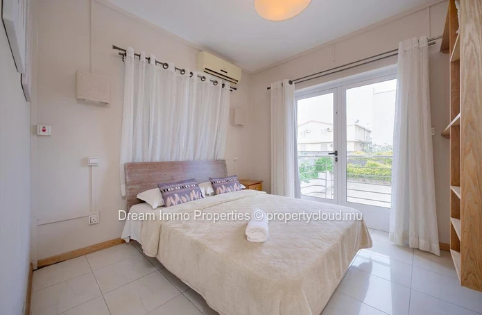 For sale: Building with 4 furnished apartments in Pereybere – Mauritius