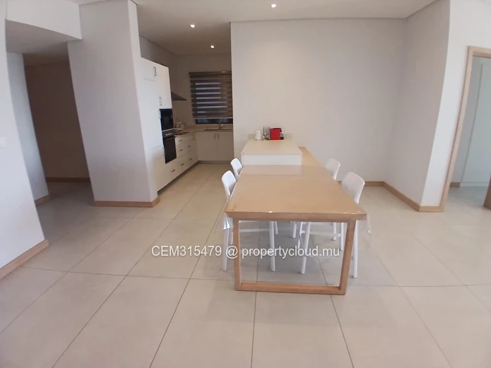  3 Chambres Appartement de Bord de Mer à Vendre – Pointe aux Sables