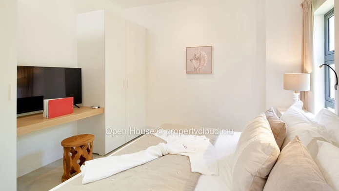 FOR SALE - Apartment R+2 - Pointe aux Canonniers - 3 bedrooms, communal pool, close to the beach - accessible to fore...